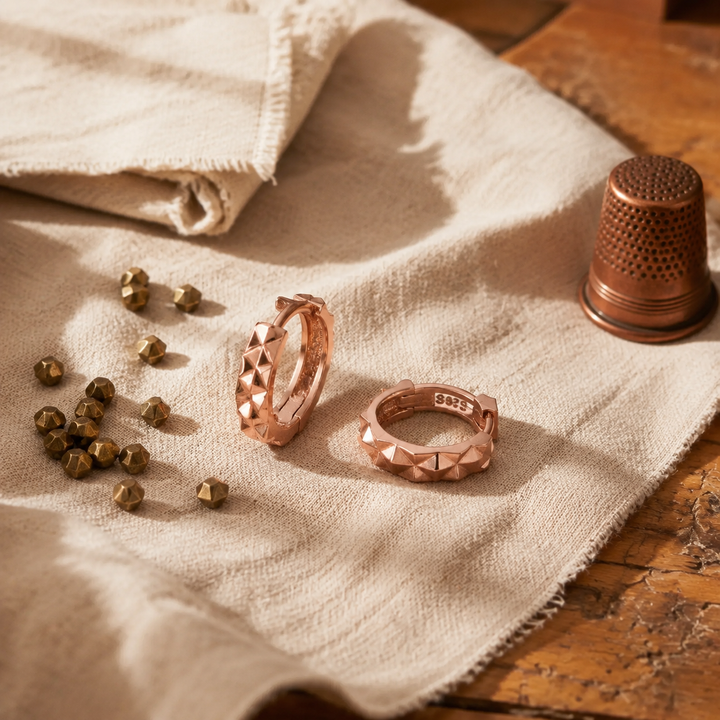 Brincos de Cobre Ana Zagreb com Design Espinhado